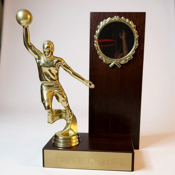 wood basketball Trophy - Picture 5 of 15